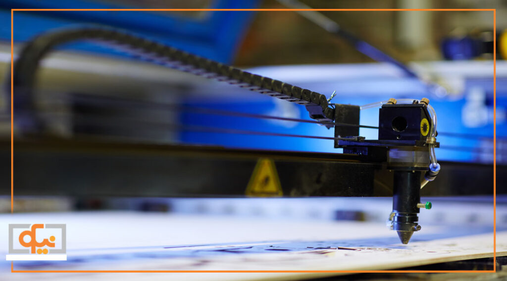 چاپ UV روی کارتن | مزایا، کاربرد و نکات حرفه‌ای برای بسته‌بندی